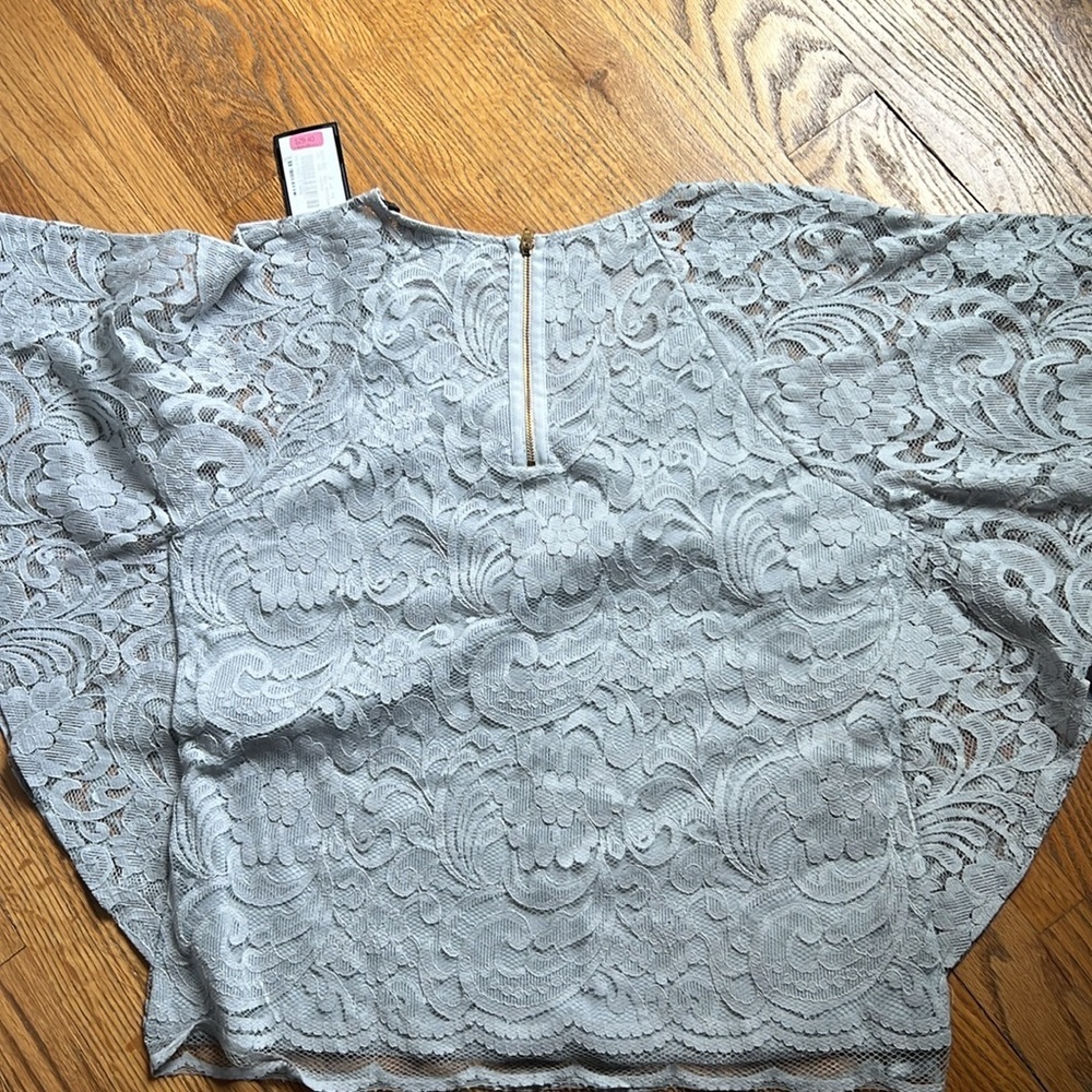 NWT Investments gray lace short sleeved dress top Med - Picture 5 of 6
